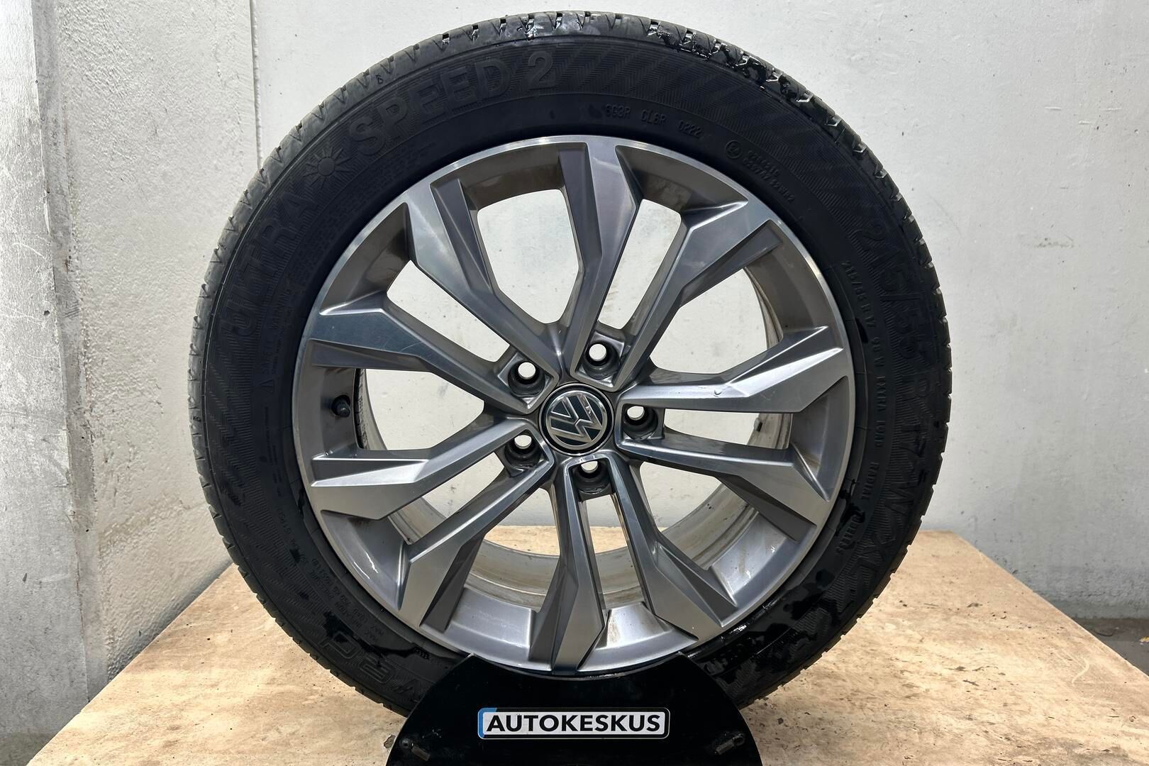 Volkswagen Passat iso kuva 13