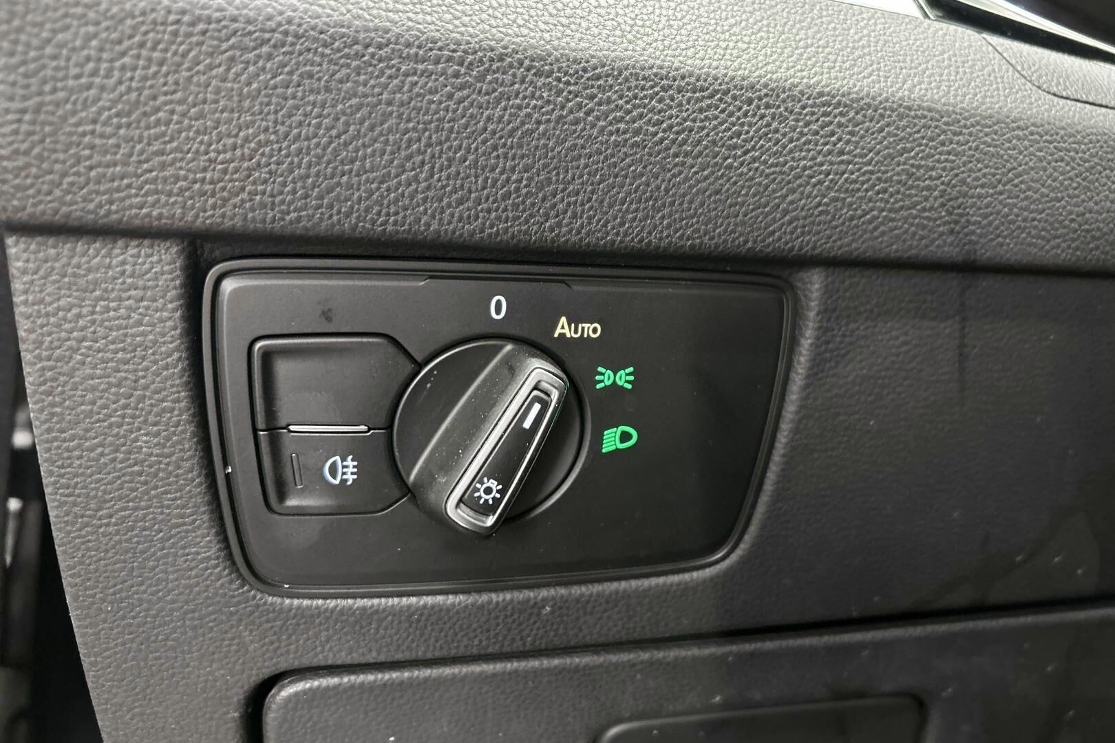 Volkswagen Passat iso kuva 20