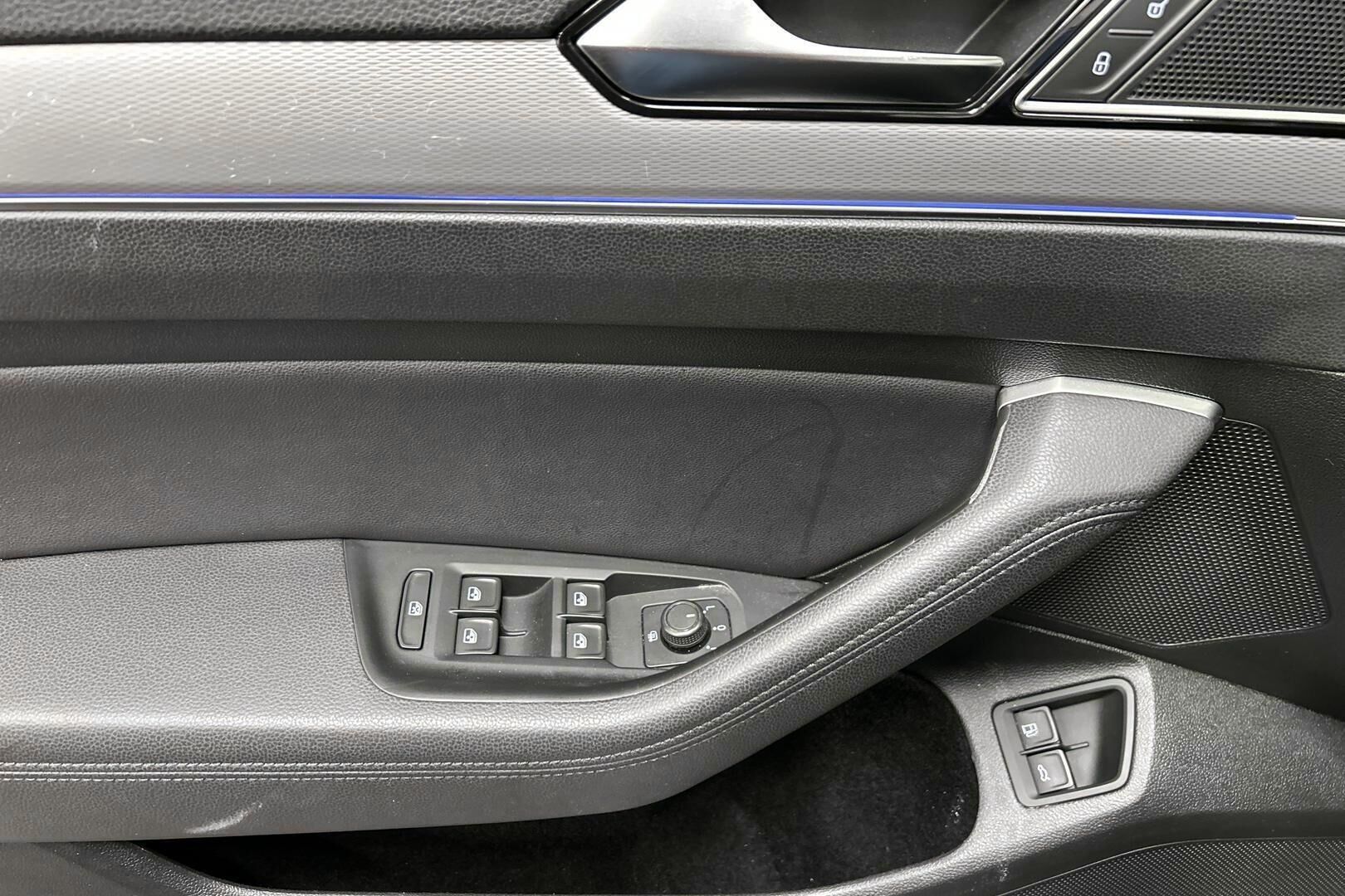 Volkswagen Passat iso kuva 21