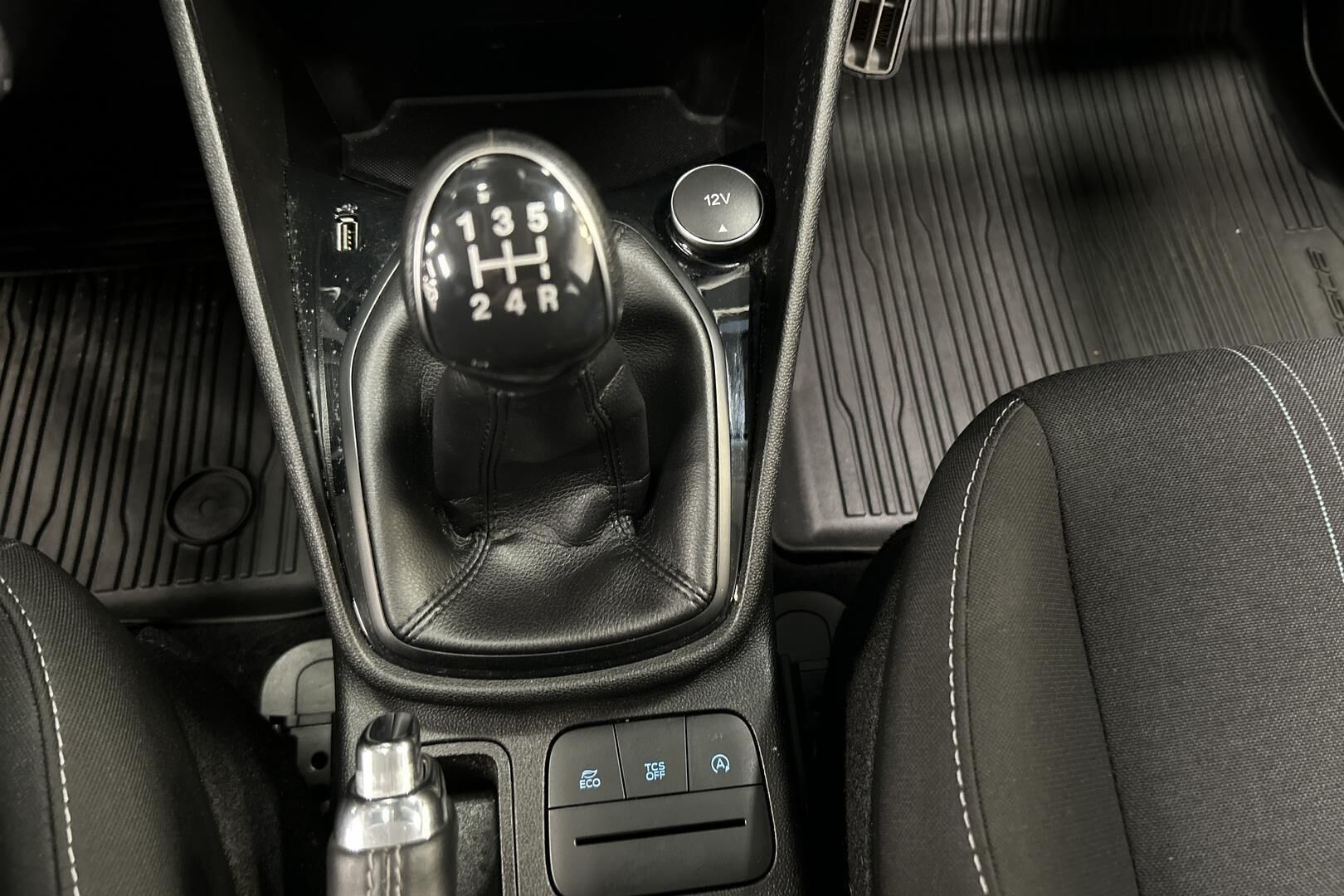 Ford Fiesta iso kuva 18