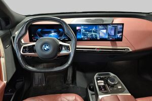 BMW IX esikatselu 1