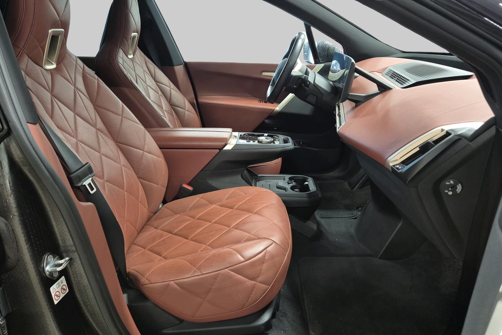 BMW IX iso kuva 2