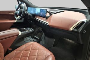 BMW IX esikatselu 3
