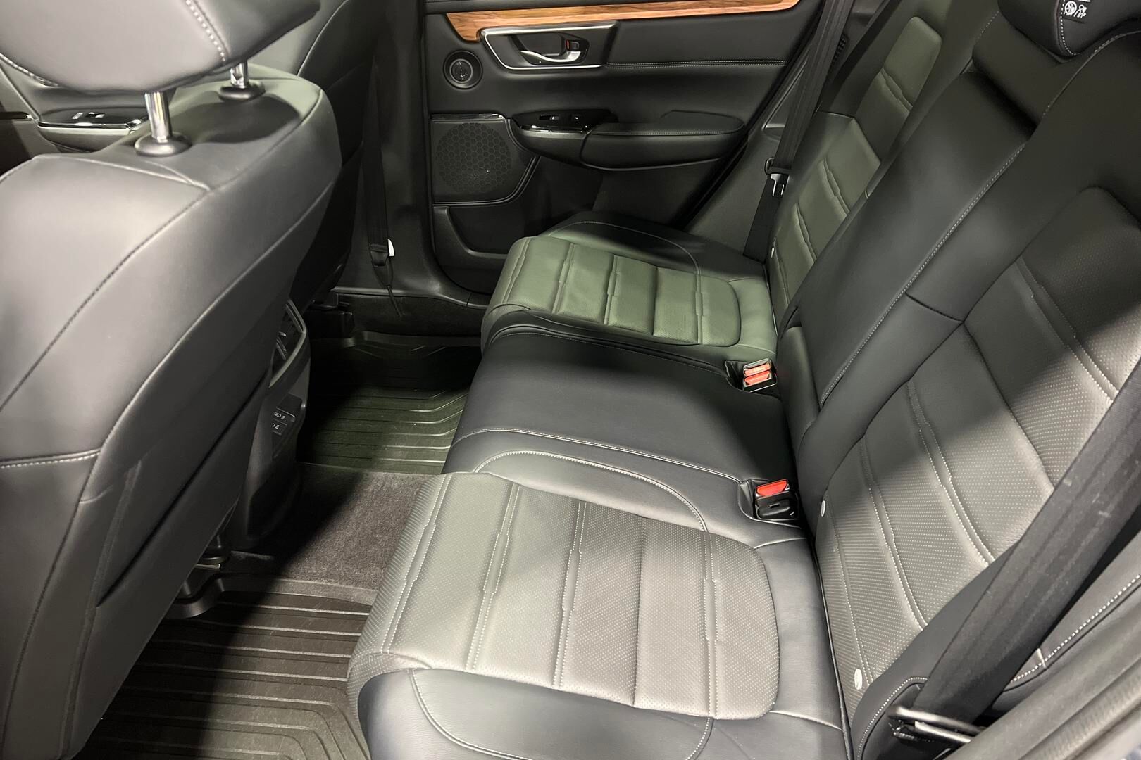 Honda CR-V iso kuva 7