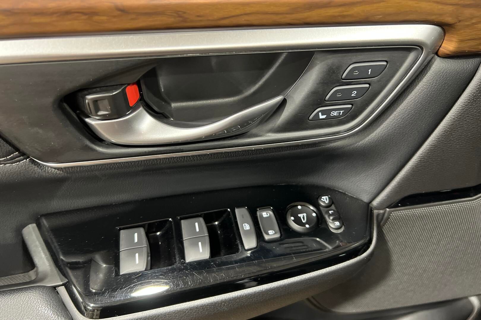 Honda CR-V iso kuva 11