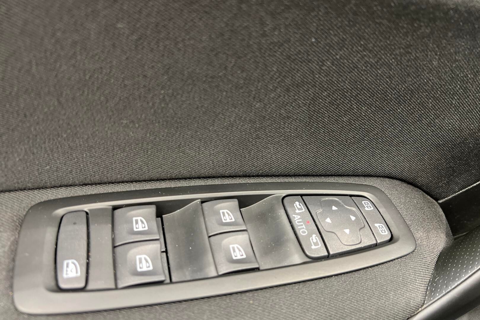 Renault Megane iso kuva 25