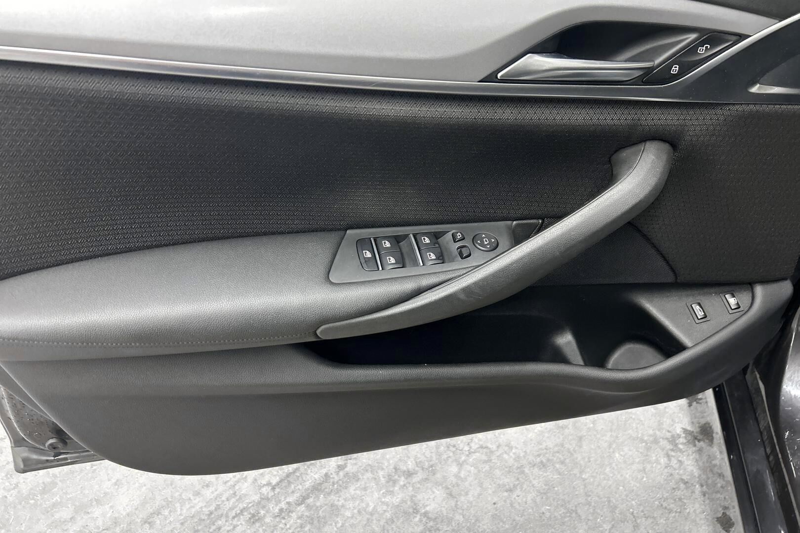 BMW 5-SARJA iso kuva 11