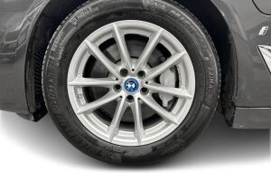 BMW 5-SARJA esikatselu 11