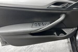 BMW 5-SARJA esikatselu 12