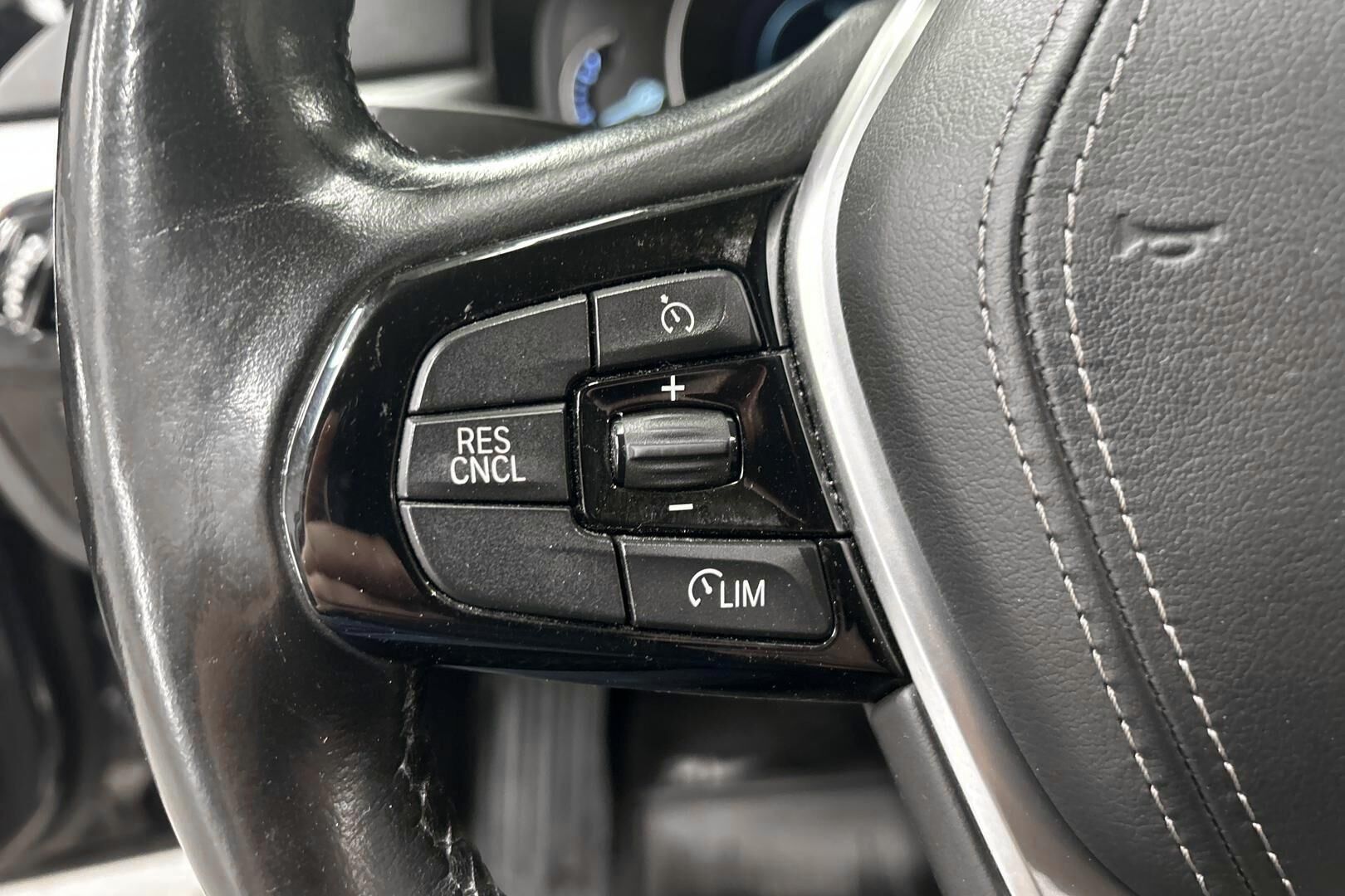 BMW 5-SARJA iso kuva 14