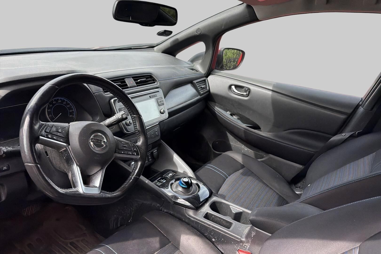 Nissan Leaf iso kuva 2