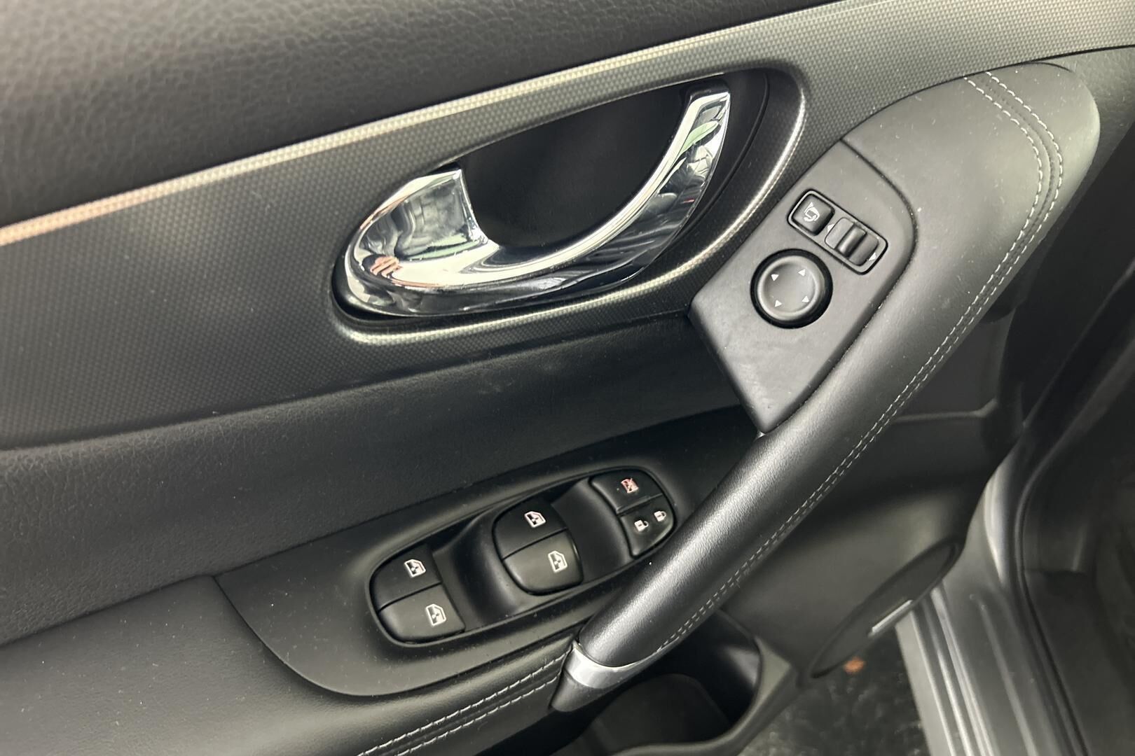 Nissan Qashqai iso kuva 25