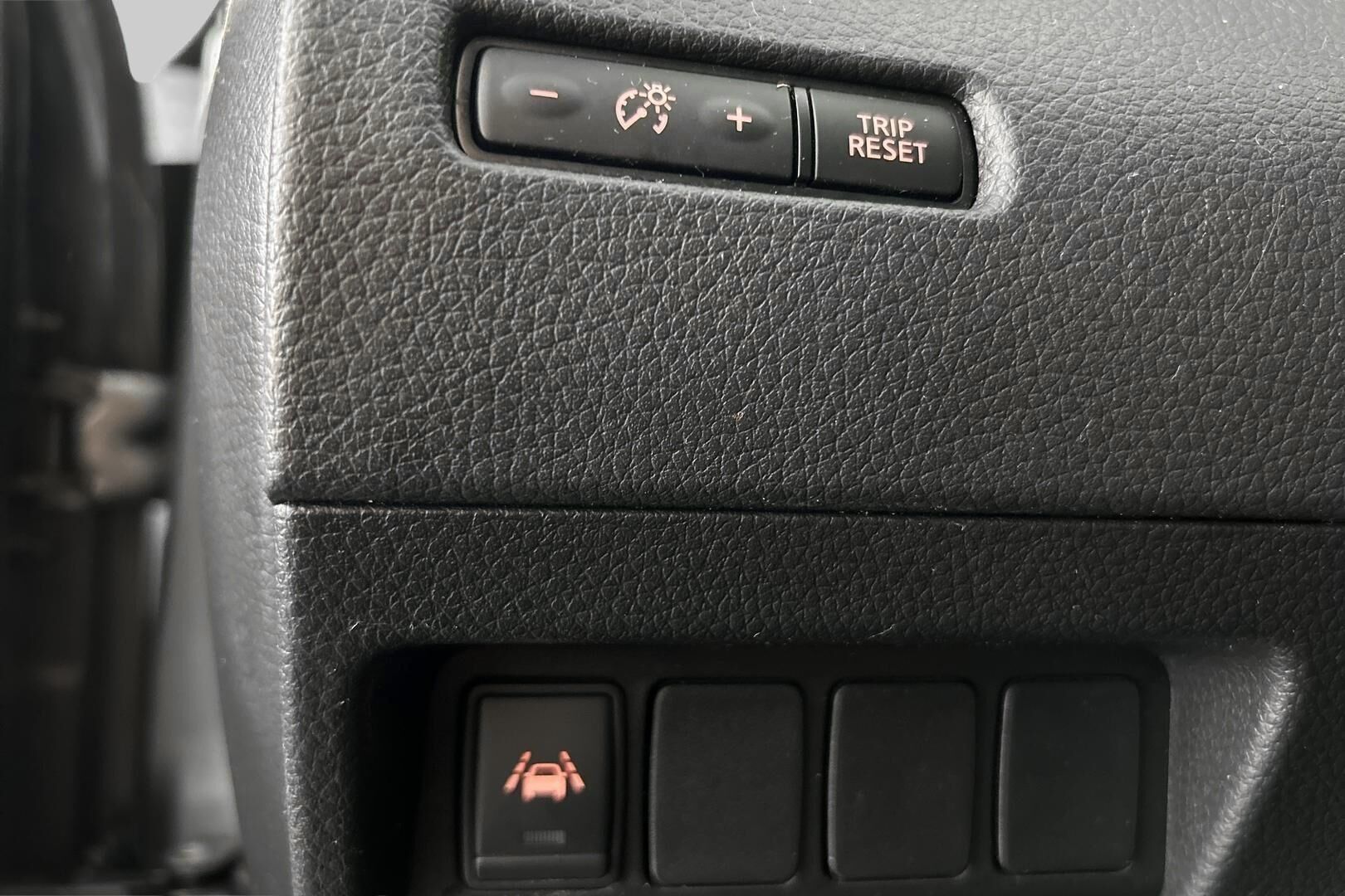 Nissan Qashqai iso kuva 24