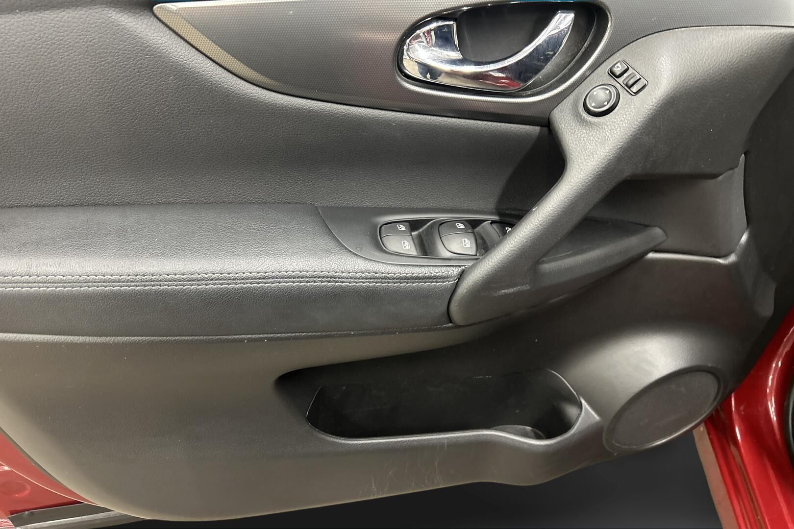 Nissan Qashqai iso kuva 14