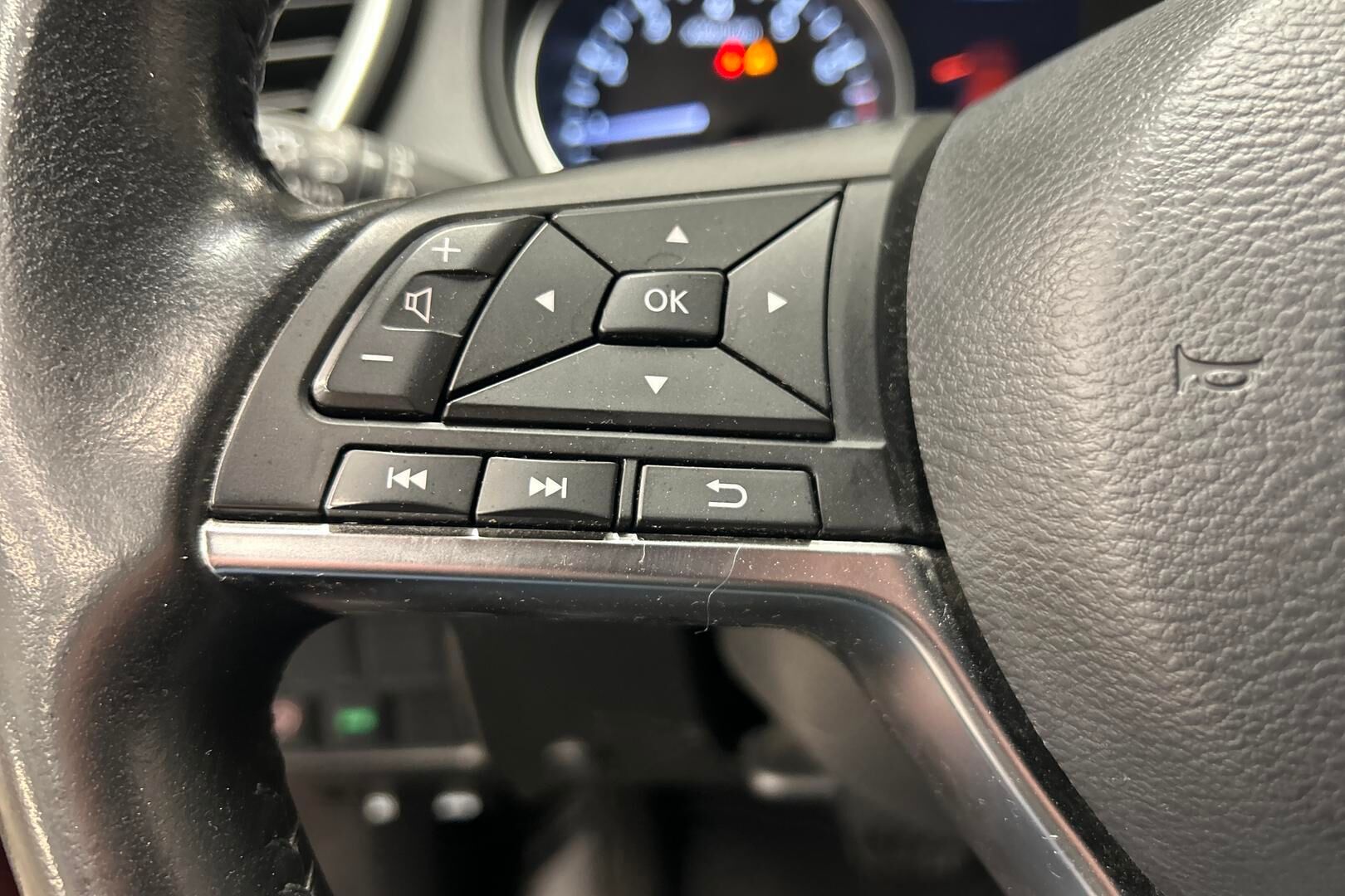 Nissan Qashqai iso kuva 15