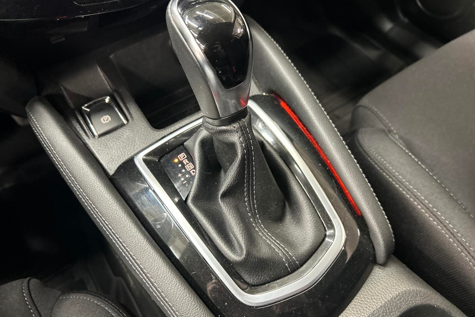 Nissan Qashqai iso kuva 21