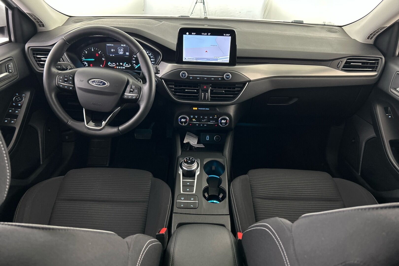 Ford Focus iso kuva 8