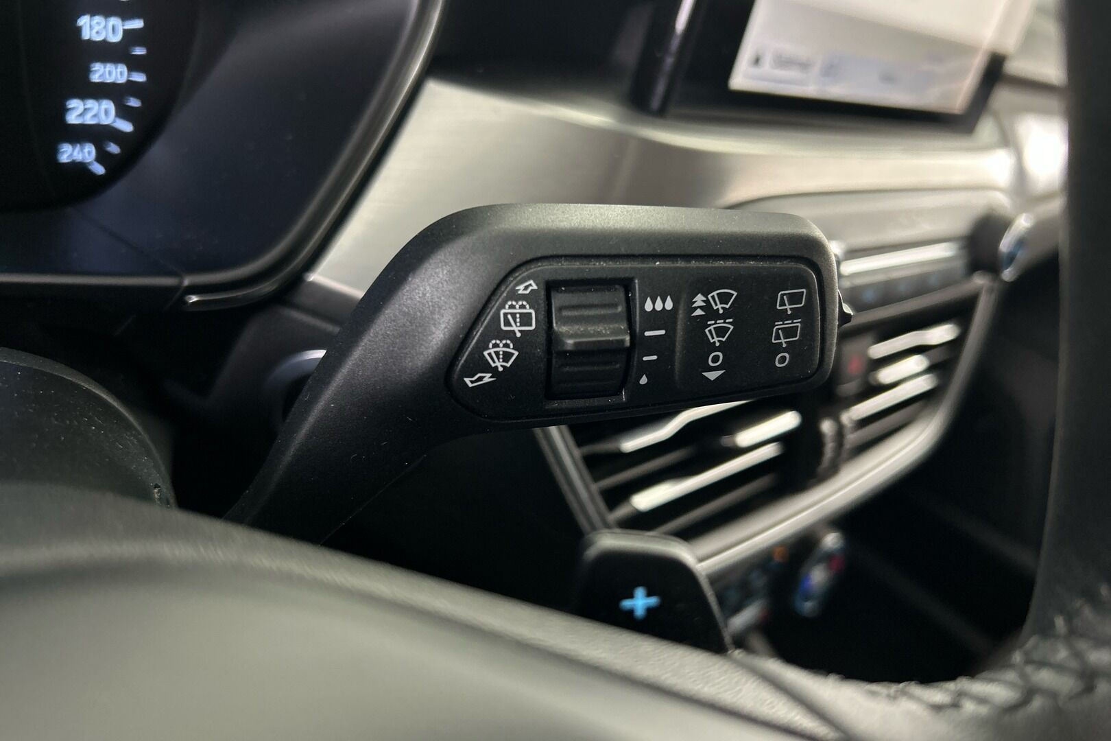 Ford Focus iso kuva 21