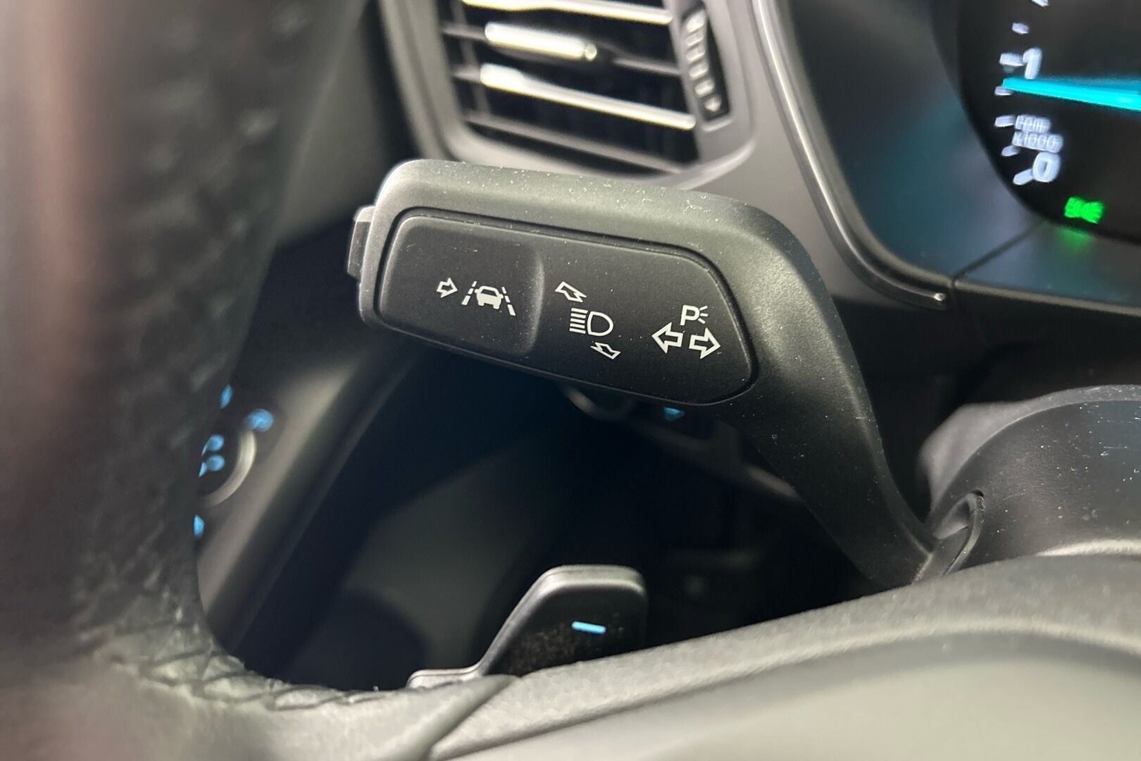 Ford Focus iso kuva 9