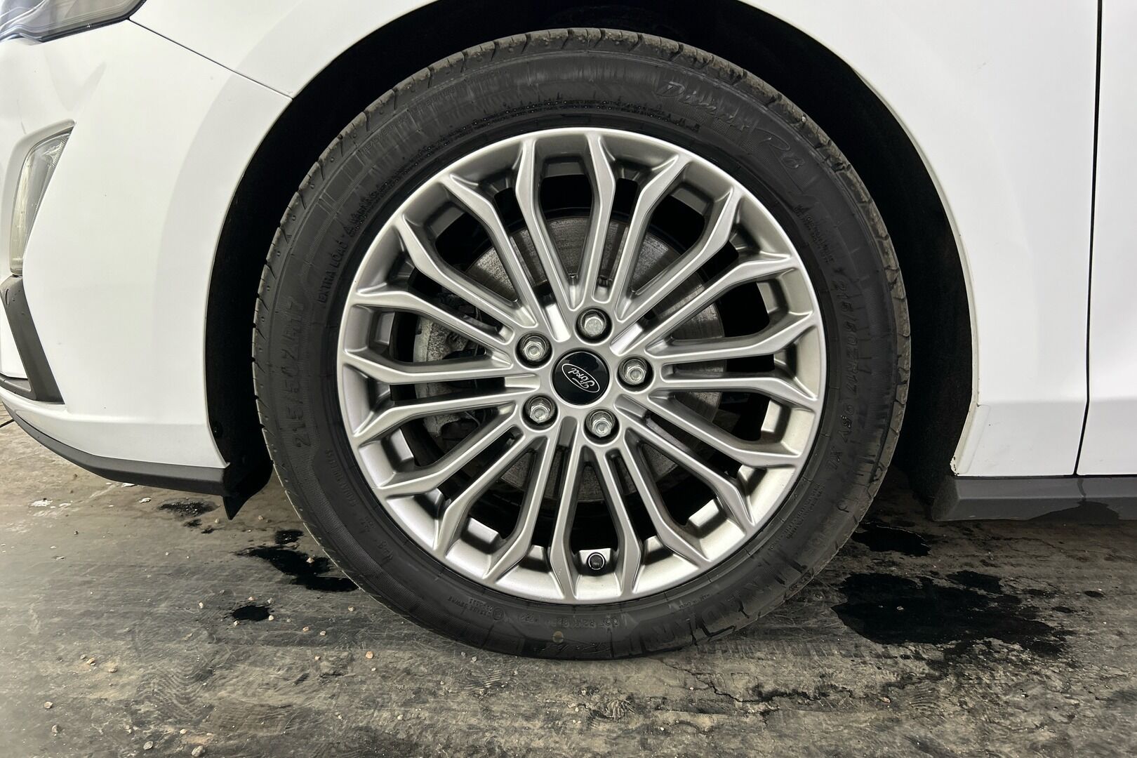 Ford Focus iso kuva 13