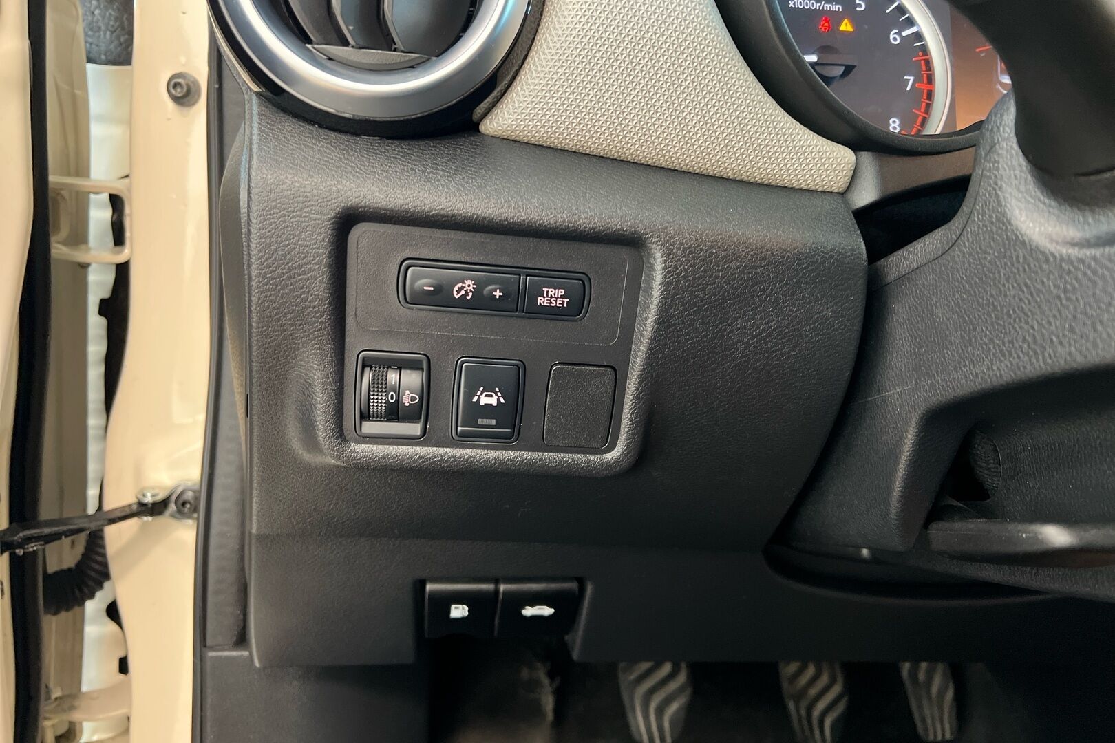 Nissan Micra iso kuva 19