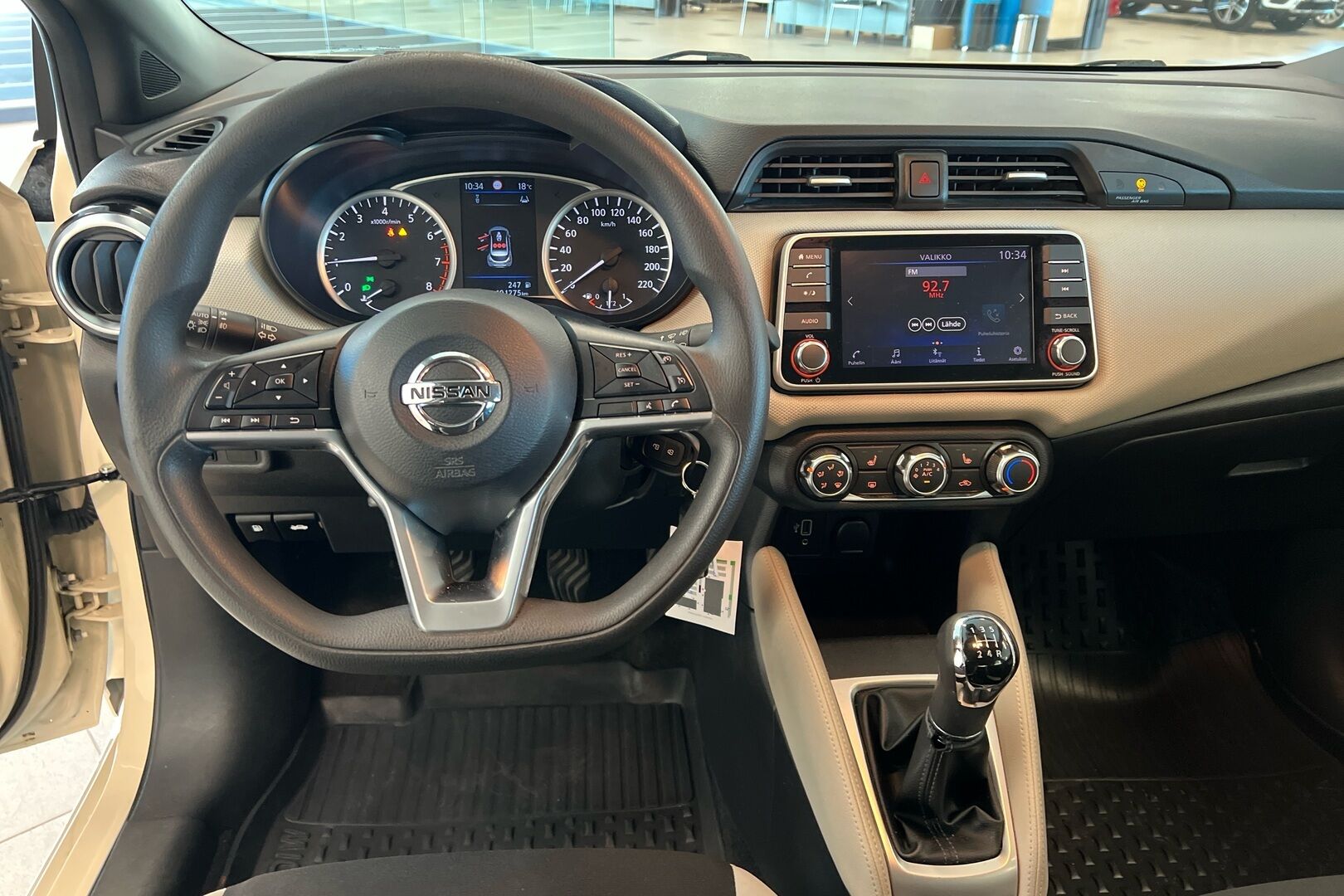 Nissan Micra iso kuva 21