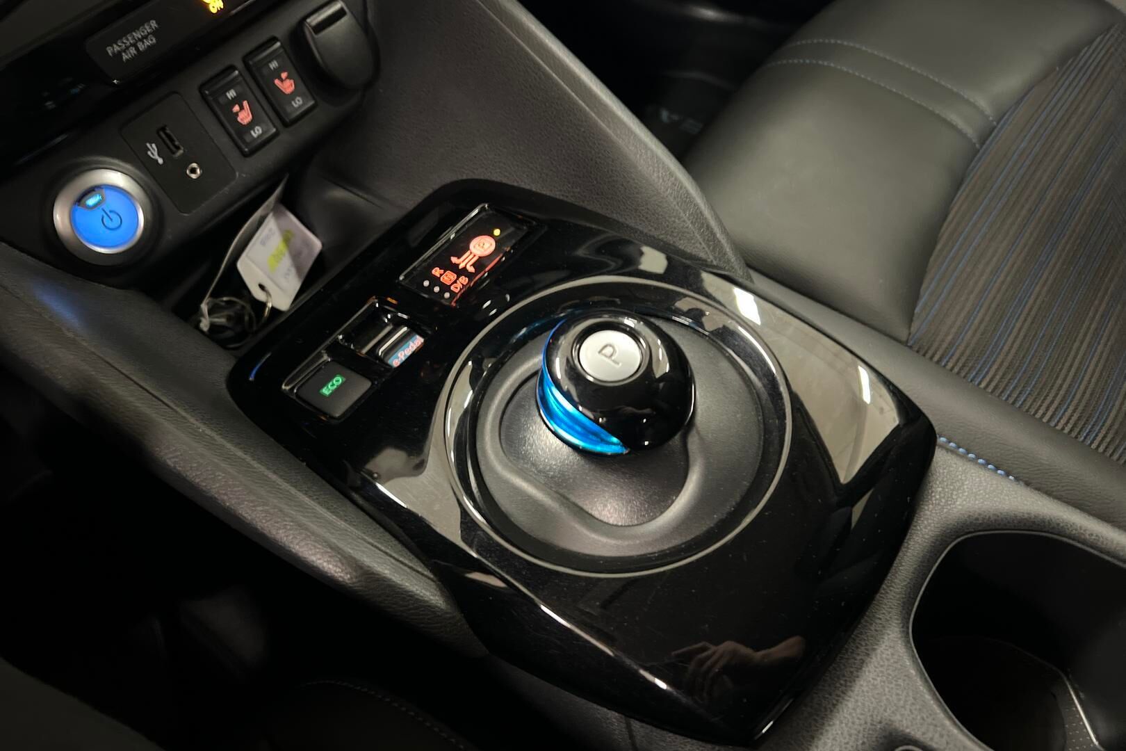 Nissan Leaf iso kuva 16