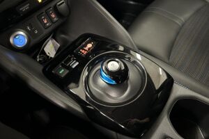 Nissan Leaf esikatselu 16