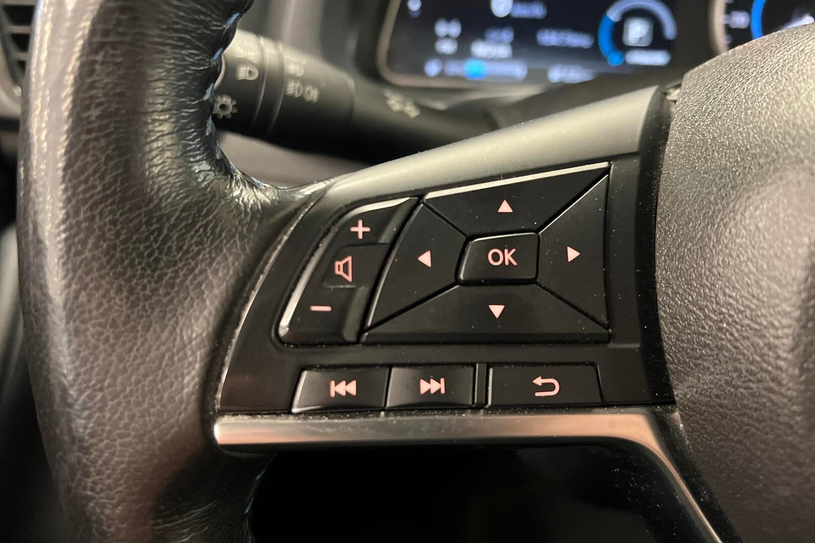 Nissan Leaf iso kuva 17