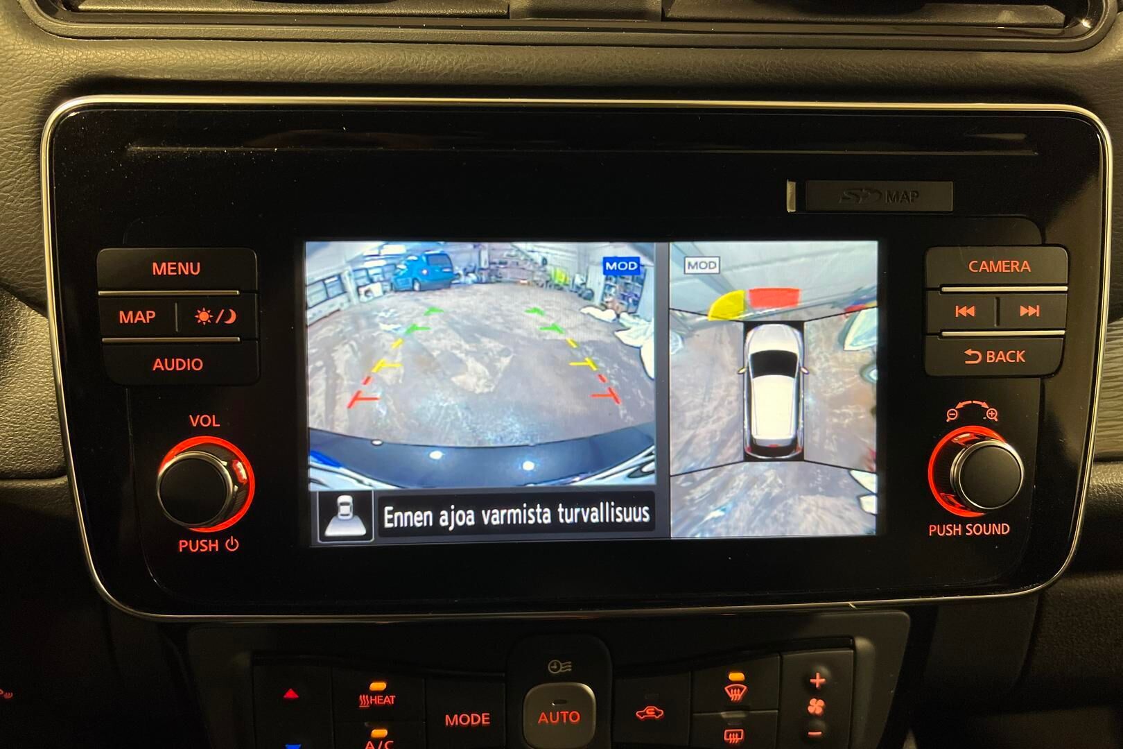 Nissan Leaf iso kuva 15