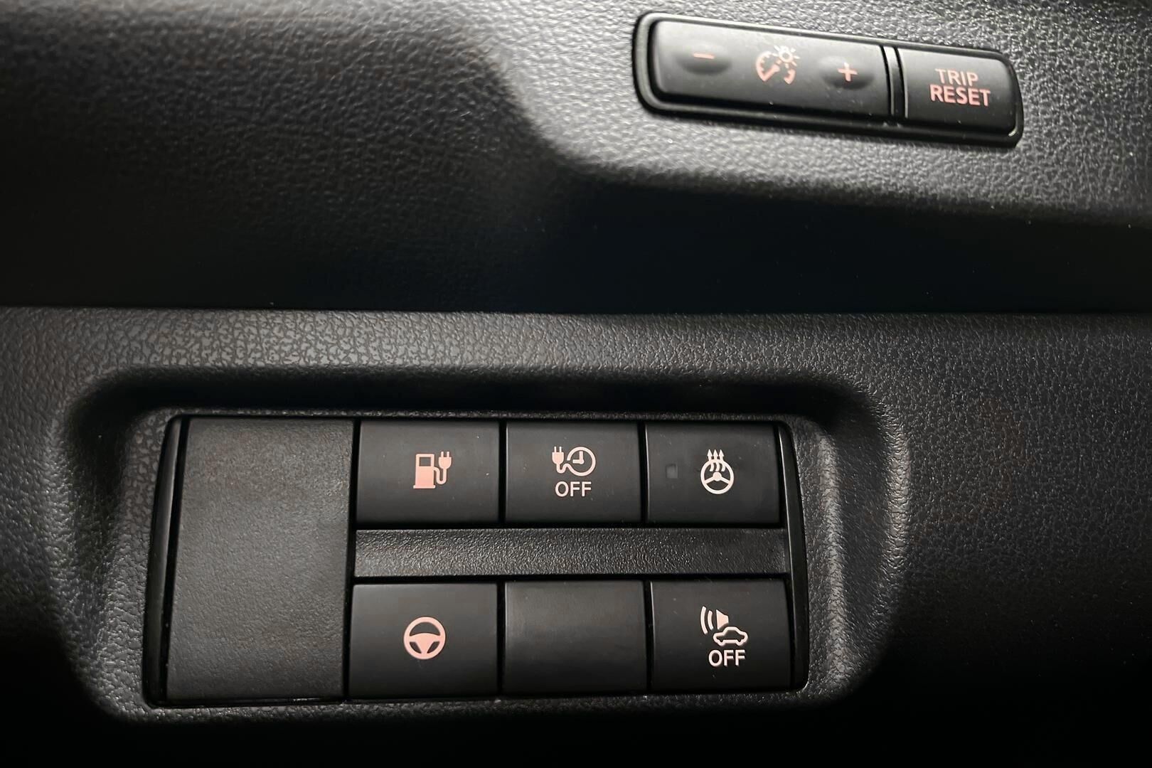 Nissan Leaf iso kuva 19