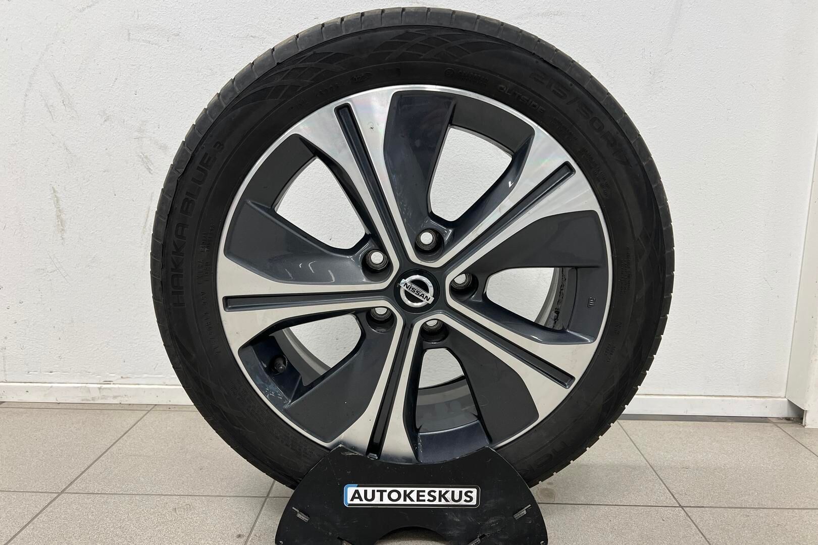 Nissan Leaf iso kuva 21