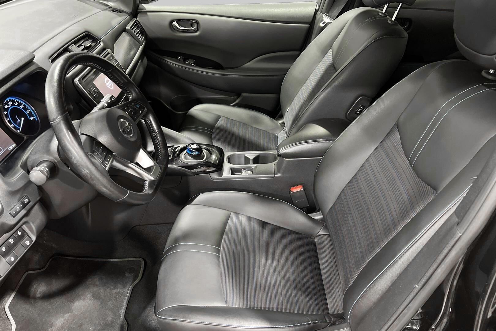 Nissan Leaf iso kuva 8