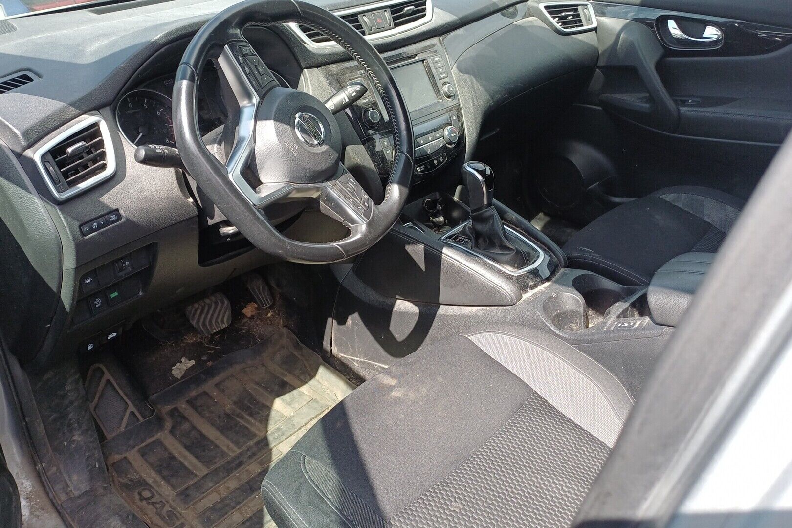 Nissan Qashqai iso kuva 1