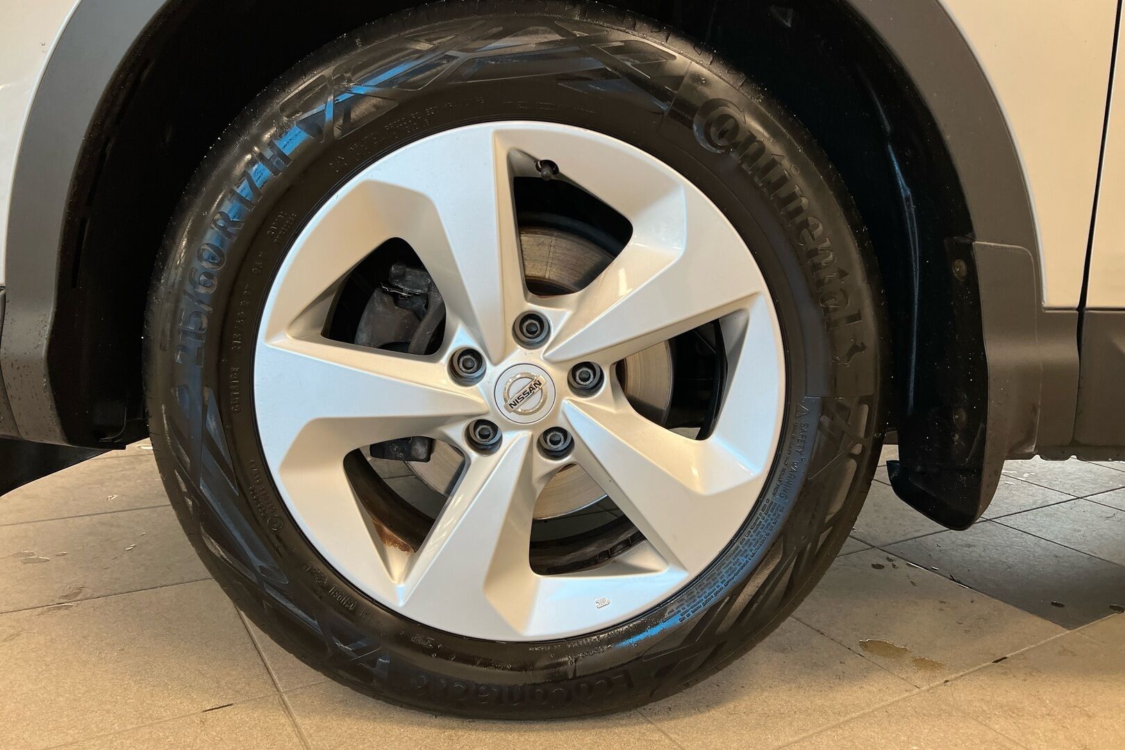 Nissan Qashqai iso kuva 8