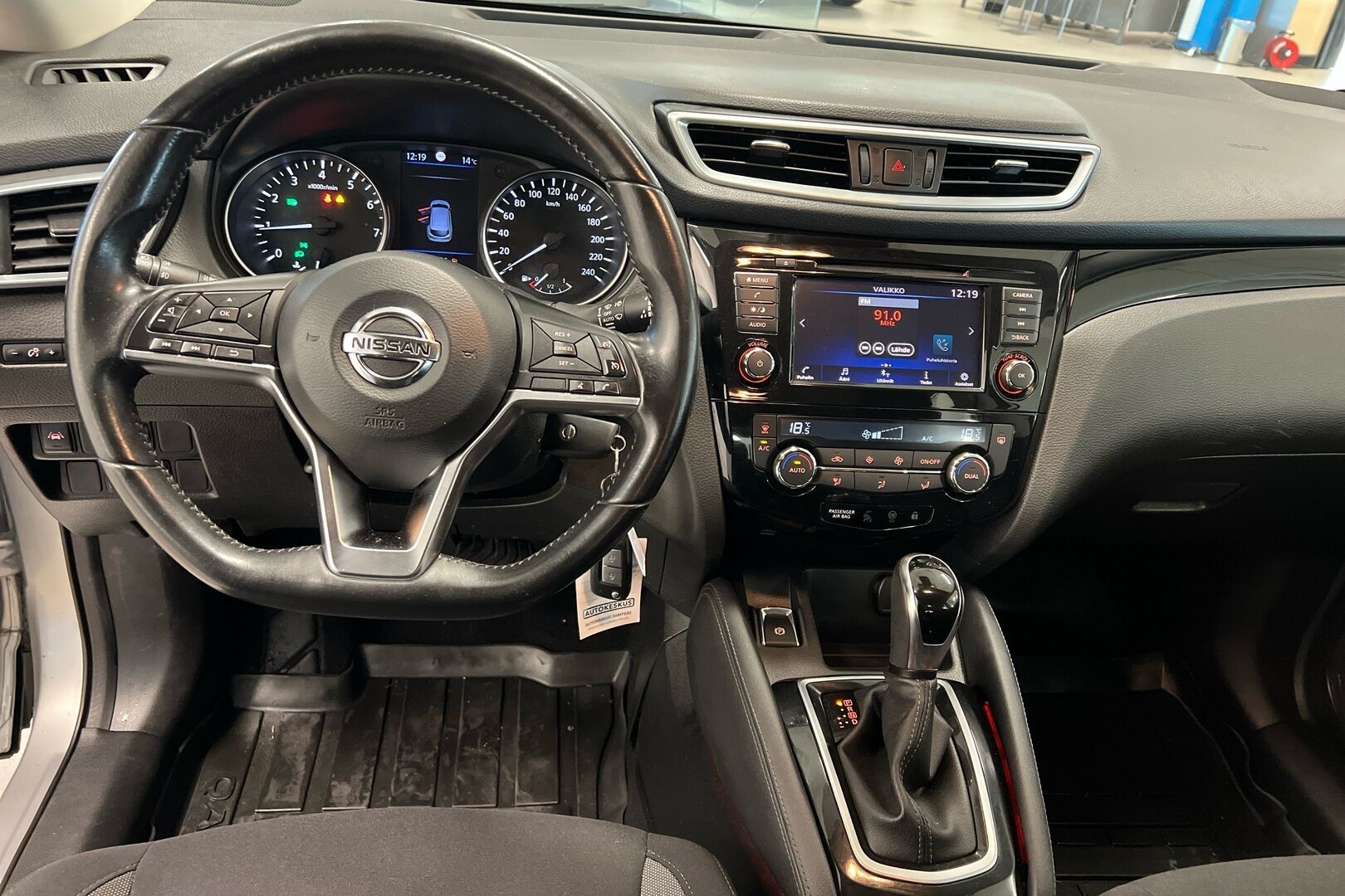 Nissan Qashqai iso kuva 16