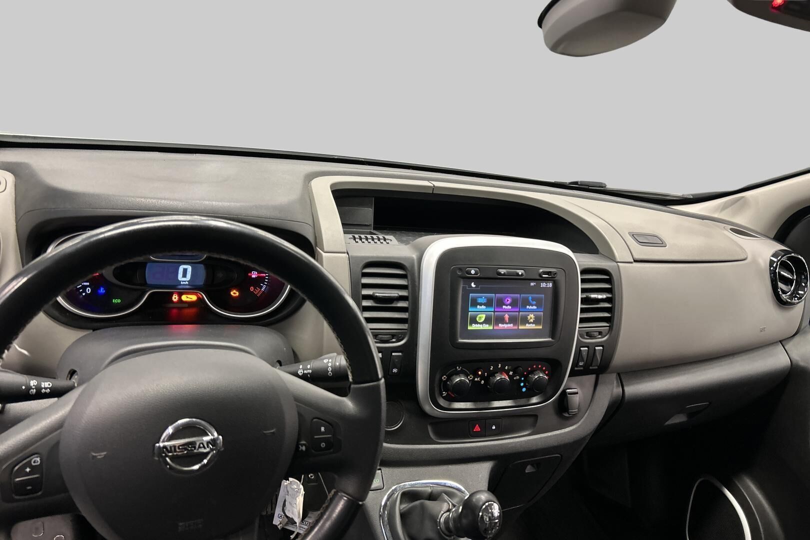 Nissan NV300 iso kuva 8