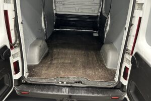 Nissan NV300 esikatselu 21