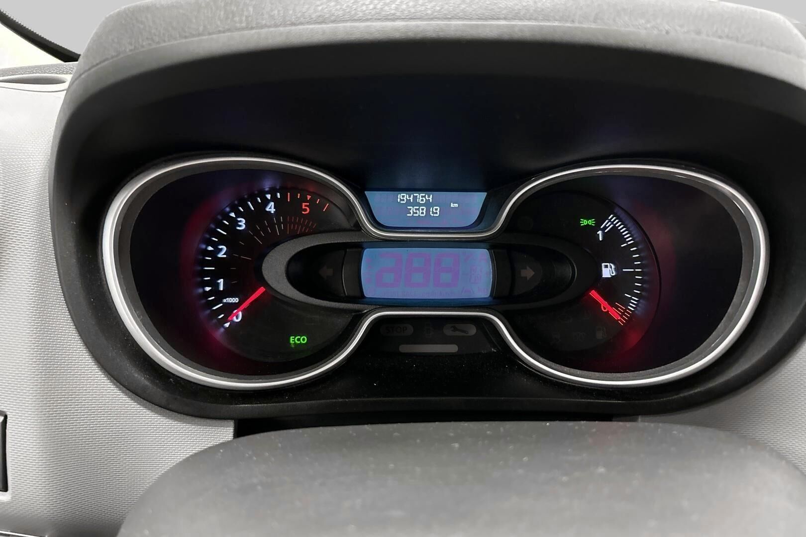 Nissan NV300 iso kuva 9