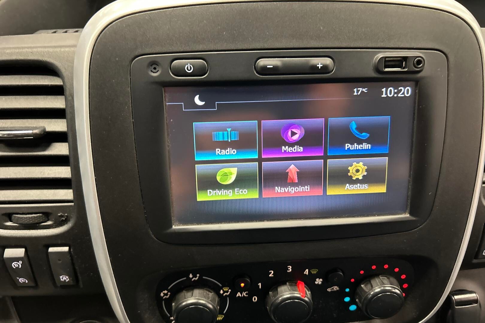 Nissan NV300 iso kuva 10