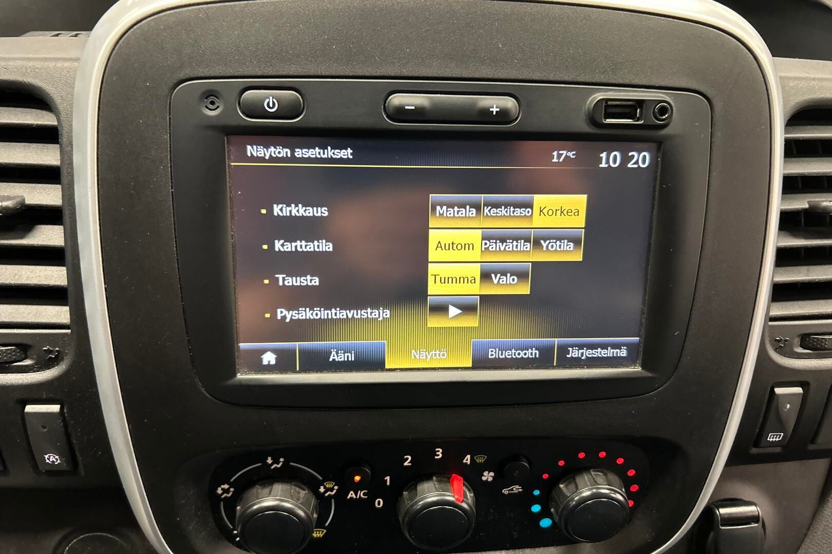 Nissan NV300 iso kuva 16