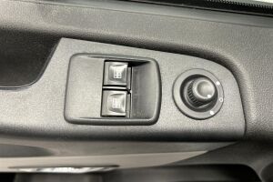 Nissan NV300 esikatselu 15