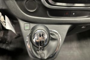 Nissan NV300 esikatselu 26