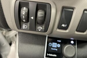 Nissan NV300 esikatselu 17