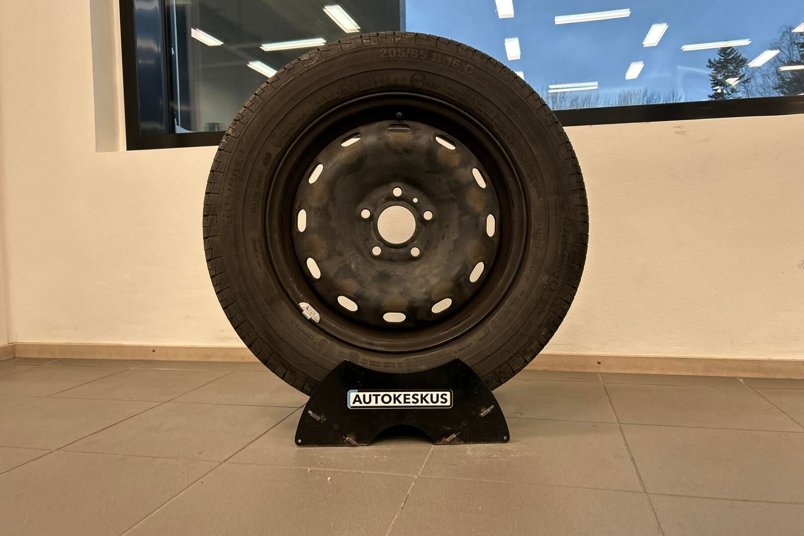 Nissan NV300 iso kuva 18