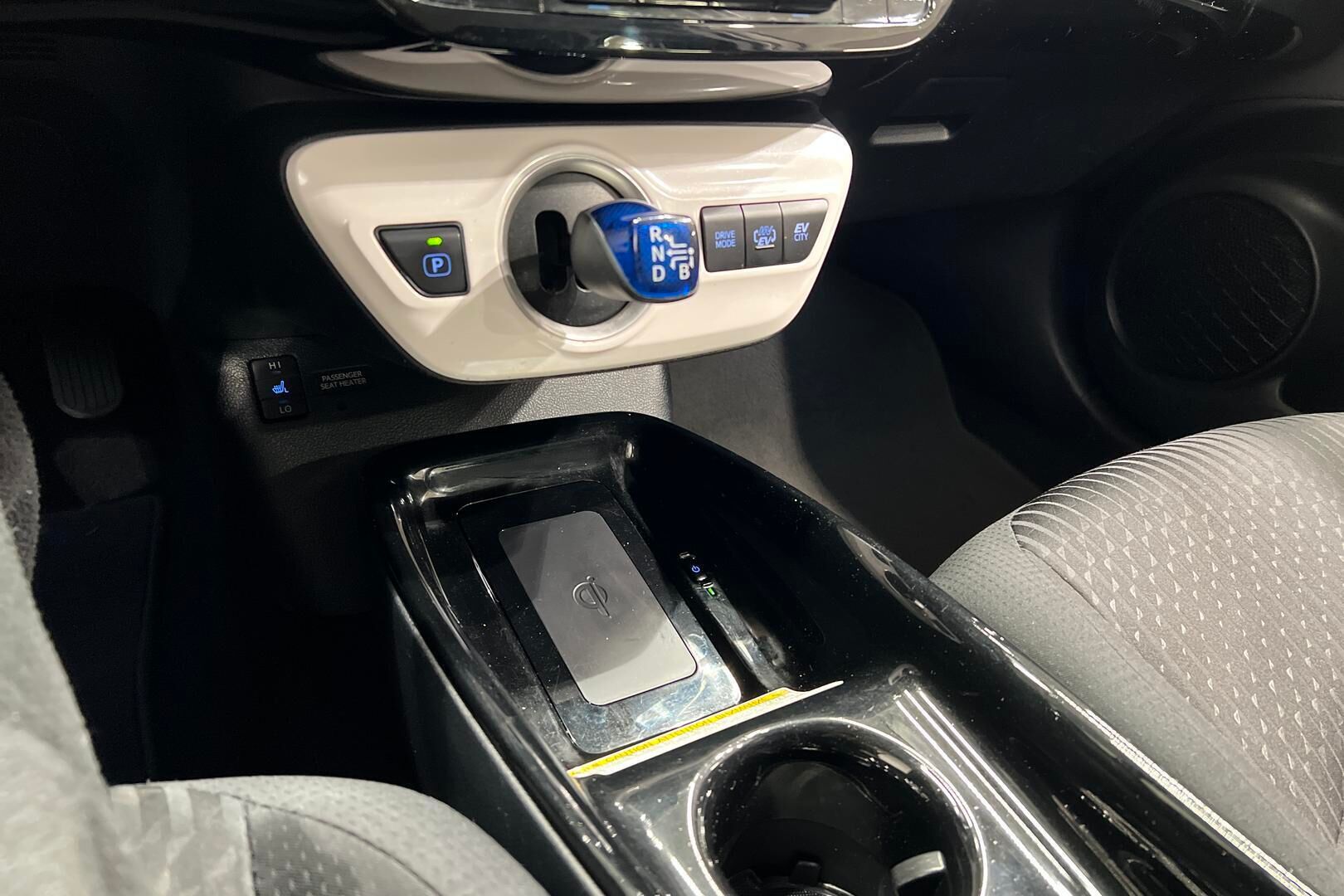 Toyota Prius Plug-in iso kuva 20