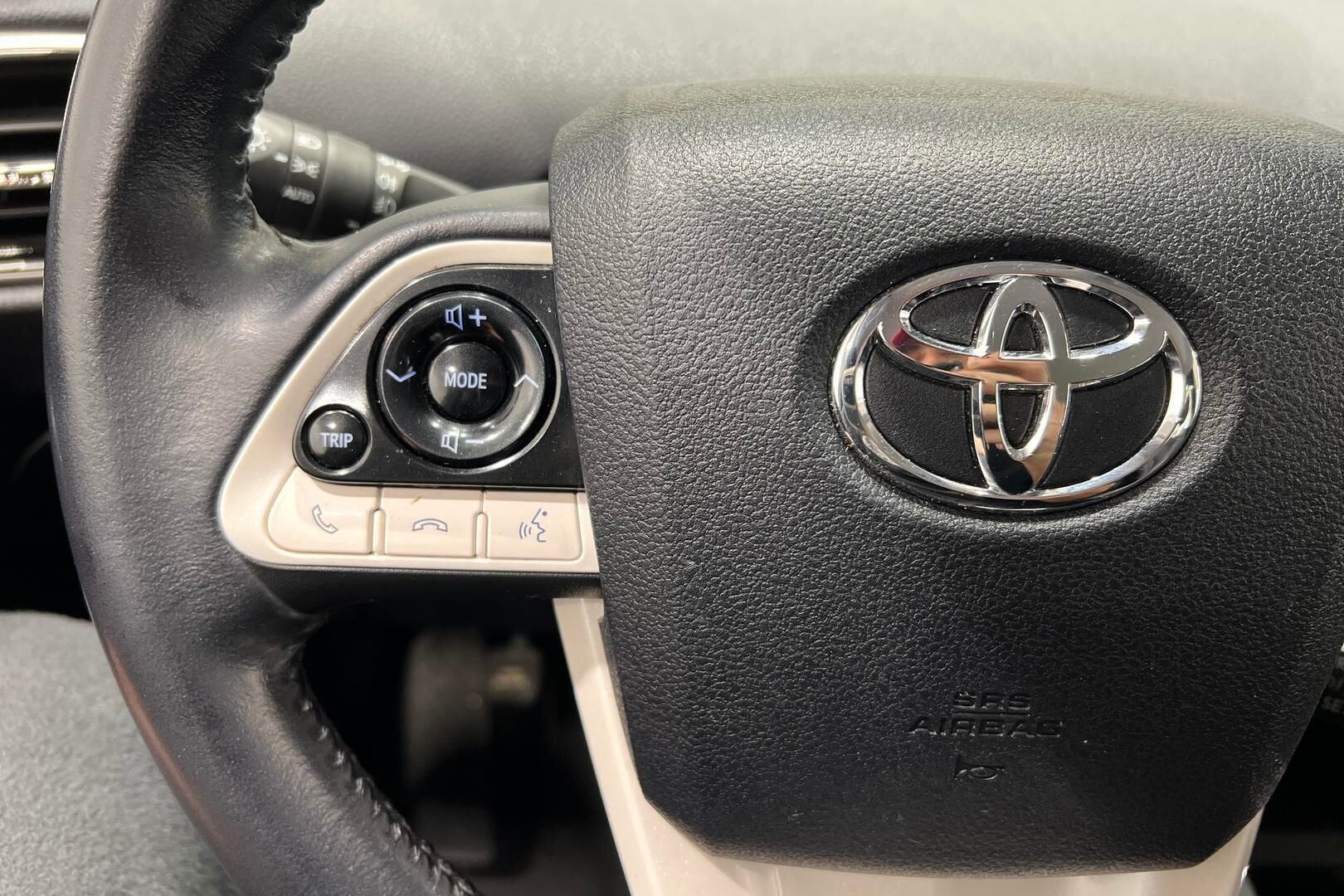 Toyota Prius Plug-in iso kuva 25