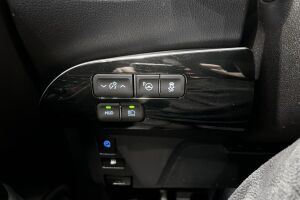 Toyota Prius Plug-in esikatselu 26