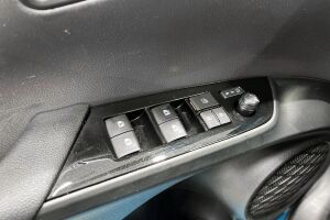 Toyota Prius Plug-in esikatselu 27