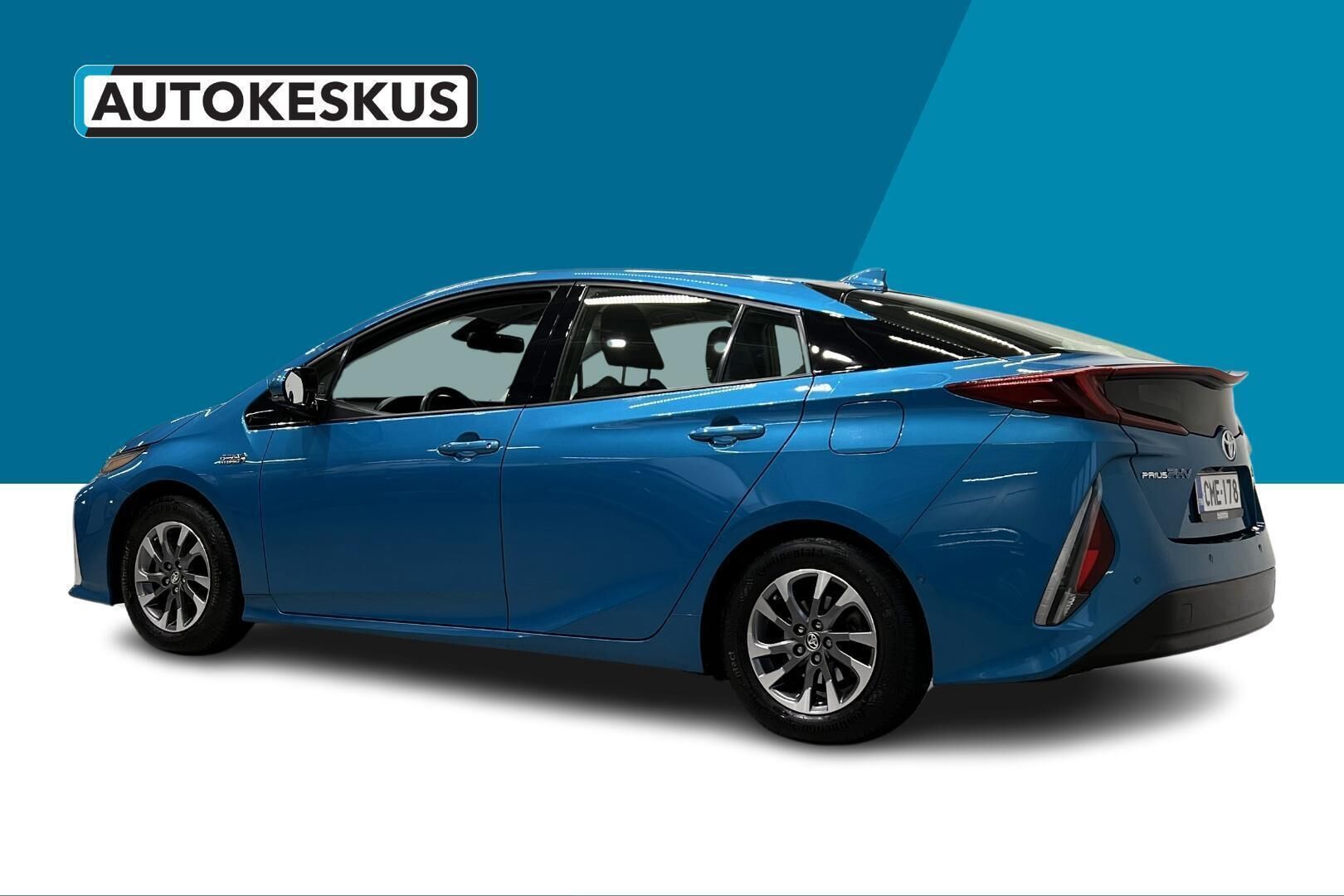 Toyota Prius Plug-in iso kuva 7